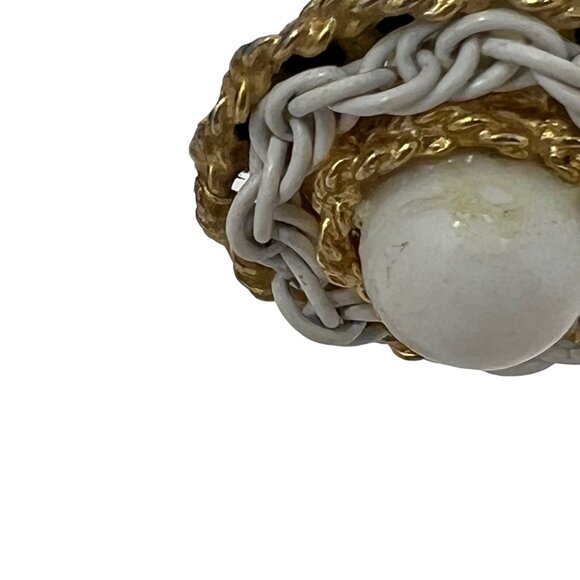 Vintage Clip On Earrings Gold Tone Rope‎ Wrap White Beads and Chain Button - Picture 8 of 9